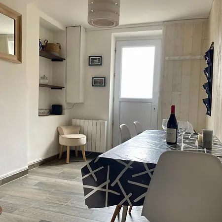 House & Patio By Melrose Casa de Férias