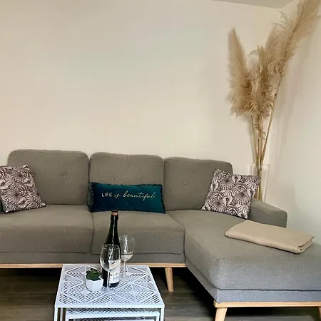 House & Patio By Melrose بيت للعطل ارومانش لي بان